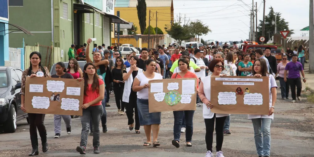 Imagem ilustrativa da imagem Caminhada contra abuso sexual reúne centenas de pessoas