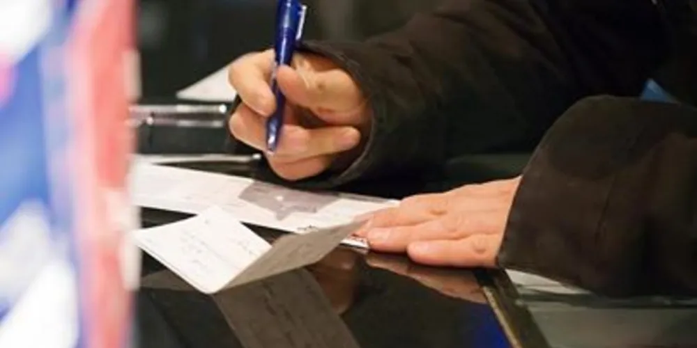 Imagem ilustrativa da imagem Clientes usam cada vez menos o cheque para pagamento