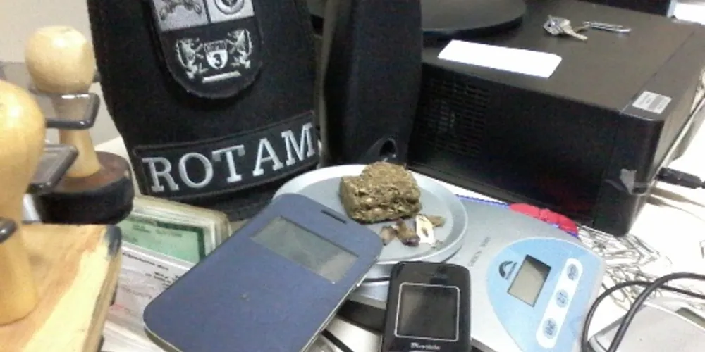 Imagem ilustrativa da imagem Rotam prende dupla suspeita de tráfico de drogas