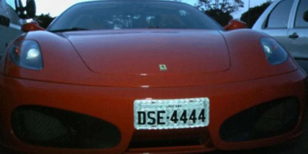 Imagem ilustrativa da imagem PM apreende Ferrari que já foi de Collor