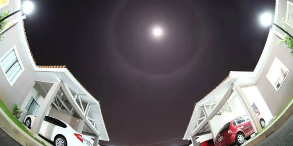 Imagem ilustrativa da imagem 'Halo lunar' encanta milhares de ponta-grossenses