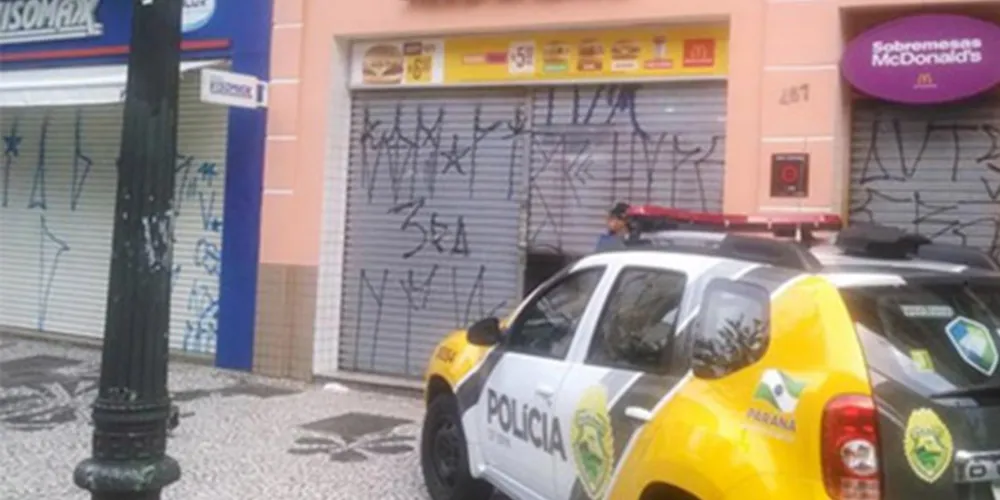 Imagem ilustrativa da imagem Bandidos rendem funcionários e roubam cofre do McDonald’s