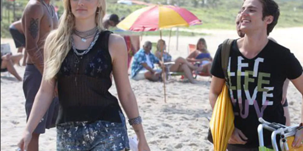 Imagem ilustrativa da imagem Davi salva Megan de um afogamento na praia