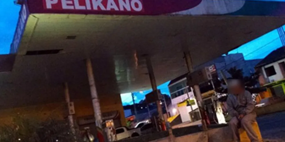 Imagem ilustrativa da imagem Bandidos amarram vigilante e fogem com cofre de posto