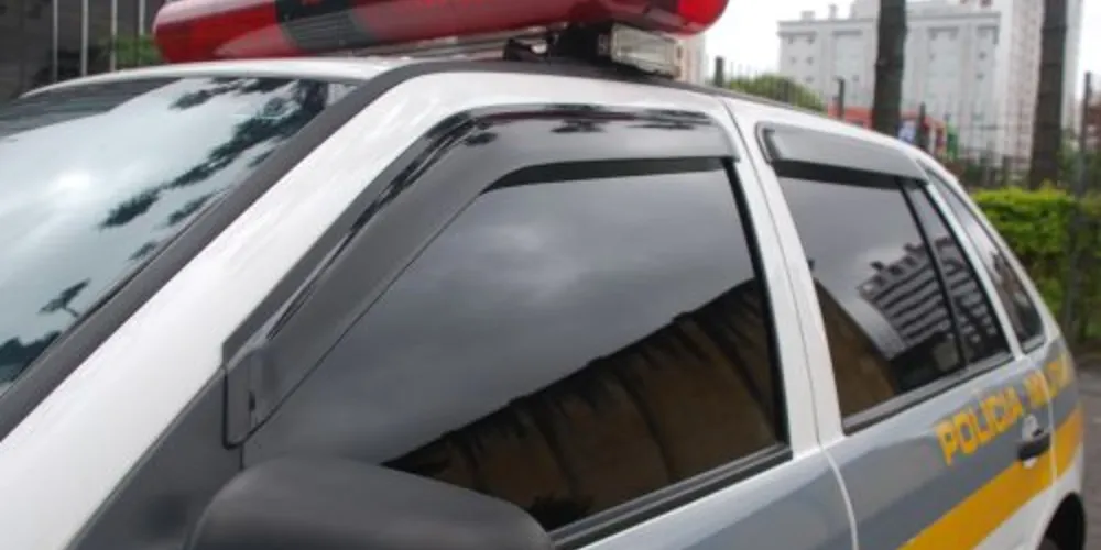 Imagem ilustrativa da imagem PM flagra mulher nua andando a cavalo