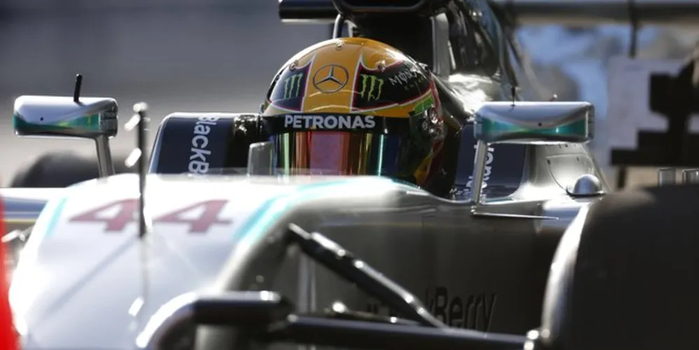 Imagem ilustrativa da imagem Mercedes domina o primeiro treino livre para o GP da Áustria