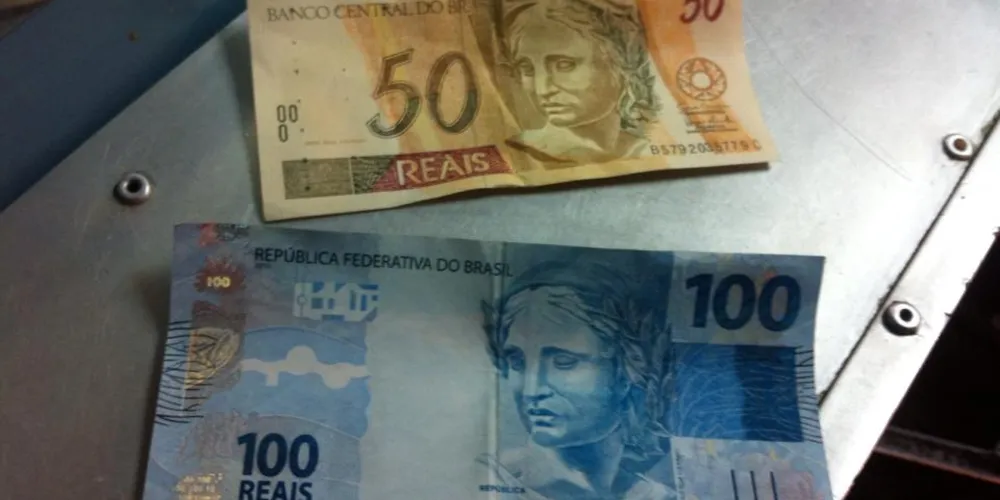 Imagem ilustrativa da imagem Rapaz tenta pagar conta de cabelereiro com nota falsa