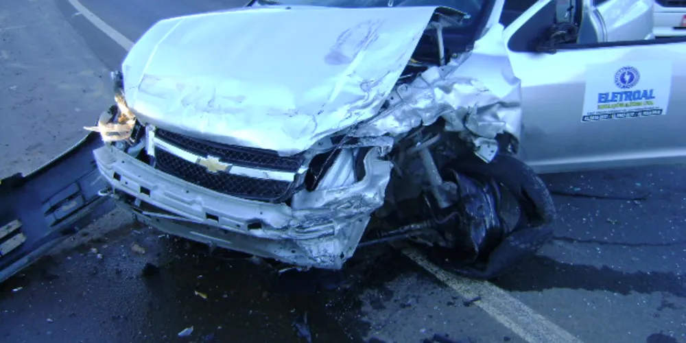 Imagem ilustrativa da imagem Colisão frontal na BR-376 deixa vítima em estado grave