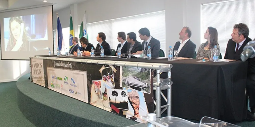Imagem ilustrativa da imagem Veja os registros do lançamento do anuário do JM!