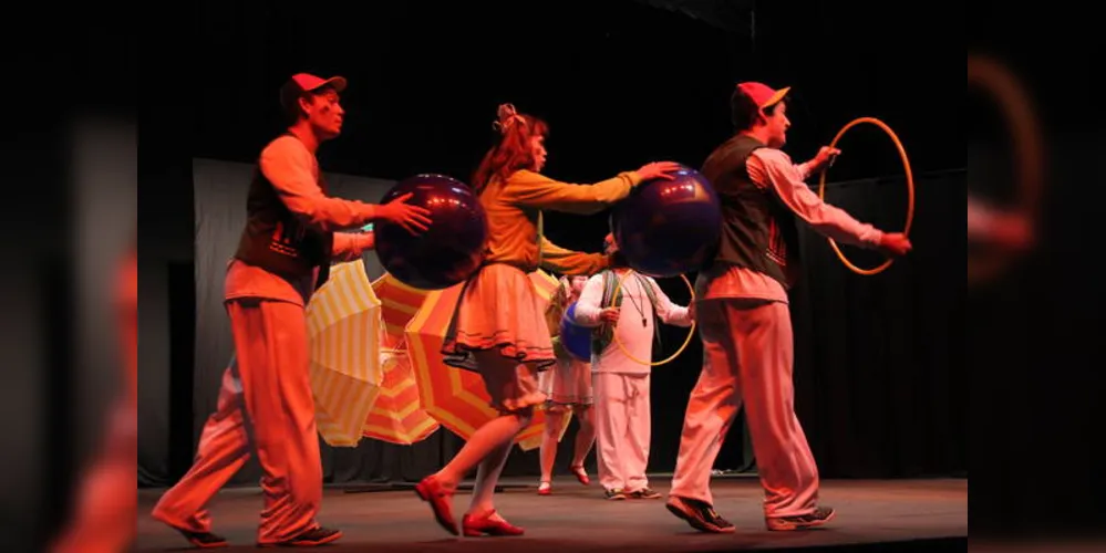 Imagem ilustrativa da imagem Musical ‘Gira Roda, Gira Mundo’ percorre a região