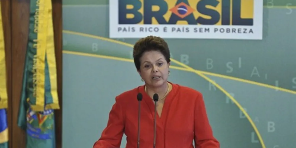 Imagem ilustrativa da imagem Dilma sanciona Plano Nacional de Educação sem vetos