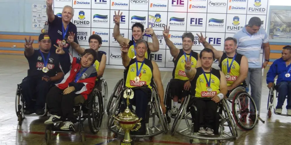 Imagem ilustrativa da imagem Invicto, ‘Tubarões’ de PG conquista tricampeonato