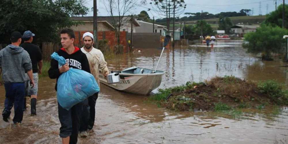 Imagem ilustrativa da imagem União libera mais R$ 3,5 milhões para vítimas da chuva no PR