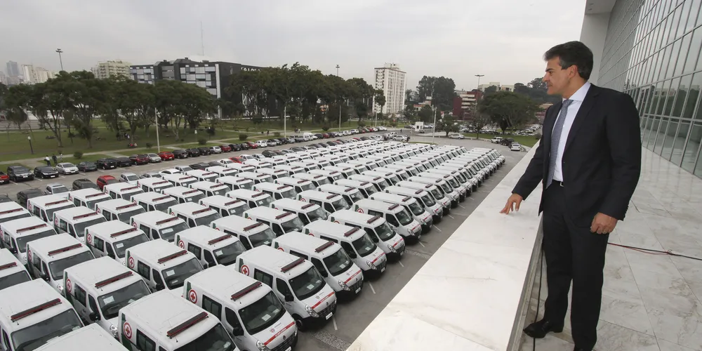 Imagem ilustrativa da imagem Richa entrega mais 125 novas ambulâncias para os municípios
