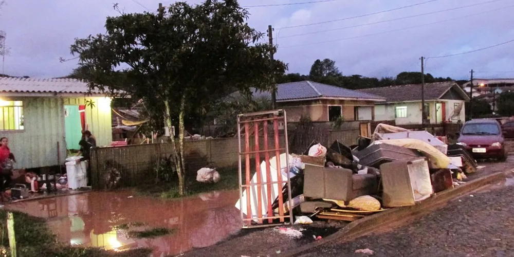 Imagem ilustrativa da imagem Defesa Civil divulga balanço dos estragos da chuva em Irati