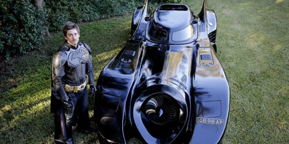 Imagem ilustrativa da imagem Fã de Batman passa dois anos construindo Batmóvel em sua garagem