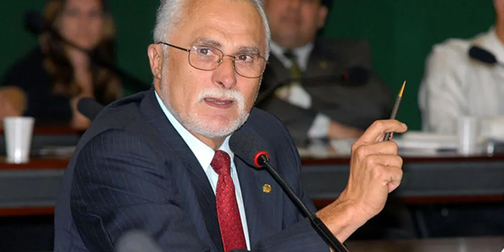 Imagem ilustrativa da imagem Genoino apresenta novos exames e pede prisão domiciliar