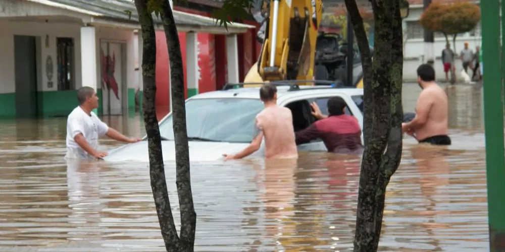 Imagem ilustrativa da imagem Governo libera R$ 11 milhões para atender vítimas da chuva