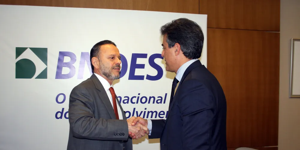 Imagem ilustrativa da imagem Paraná consegue liberar financiamento de R$ 817 mi