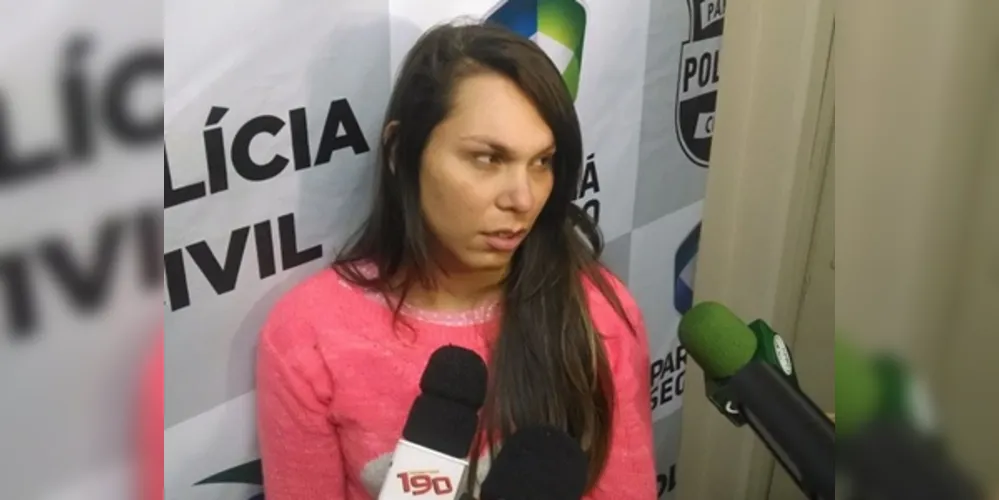 Imagem ilustrativa da imagem Travesti que filmava encontros e extorquia clientes é presa