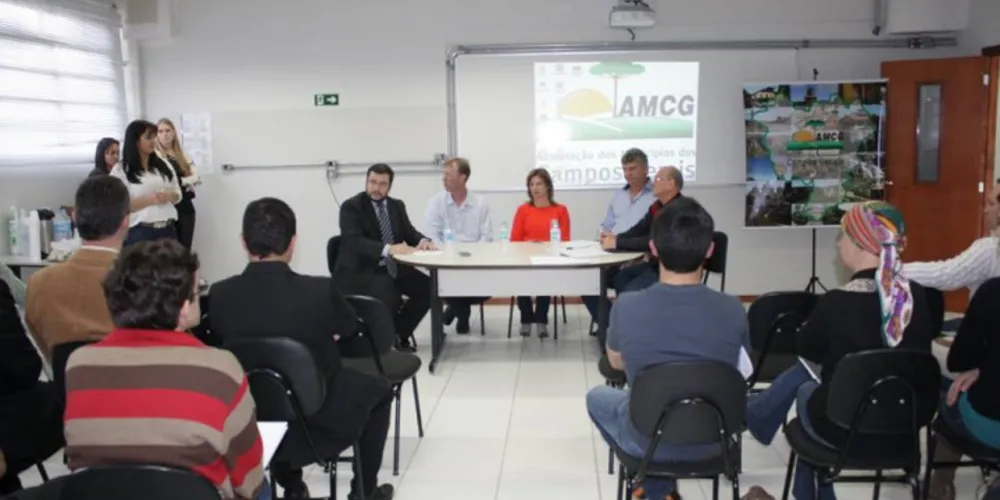 Imagem ilustrativa da imagem Alteração em lei do TCE é discutida pela AMCG