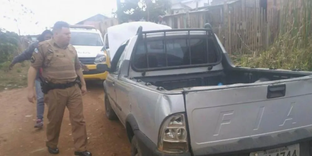 Imagem ilustrativa da imagem Horas depois do furto, PM encontra carro 'depenado'