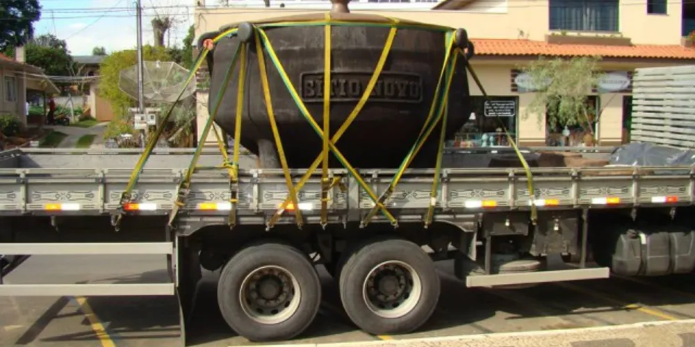 Imagem ilustrativa da imagem Prudentópolis recebe panela gigante para fazer feijoada