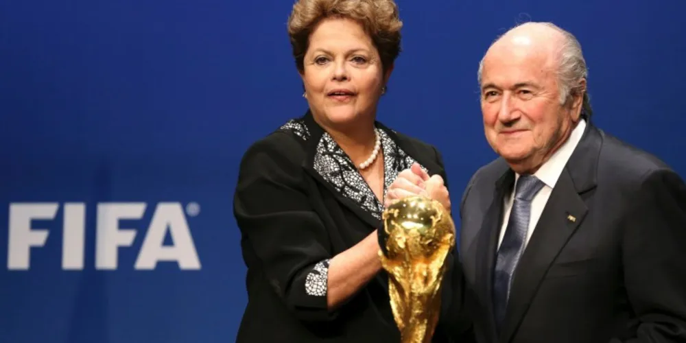 Imagem ilustrativa da imagem Dilma recebe ofensas tímidas na final da Copa