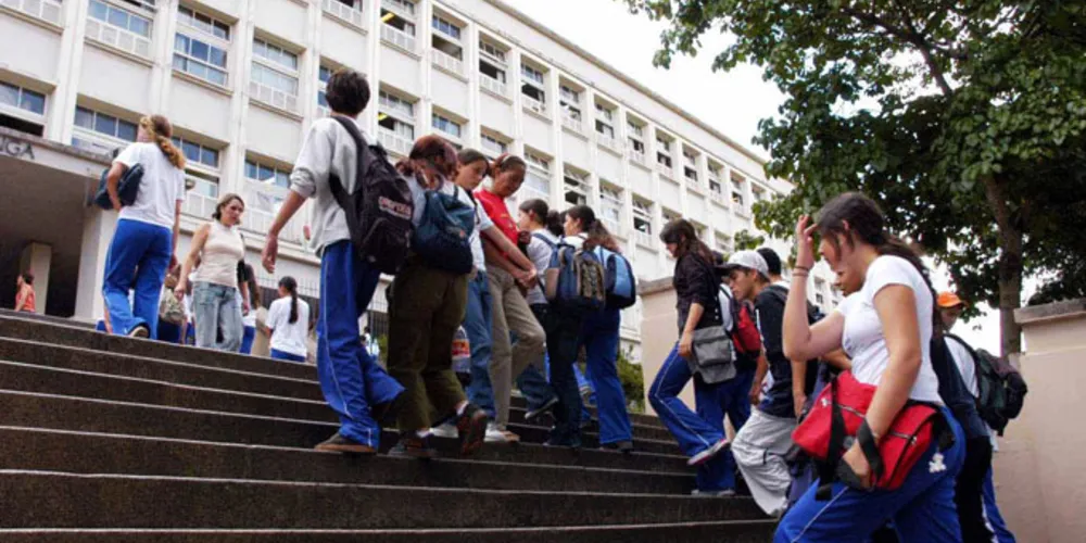 Imagem ilustrativa da imagem Mais de 60 mil alunos voltam às aulas nesta segunda-feira