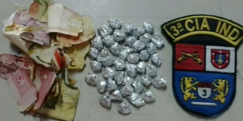 Imagem ilustrativa da imagem PM flagra suspeito com mais de 40 pedras de crack