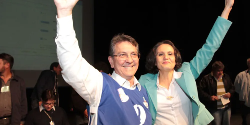 Imagem ilustrativa da imagem Governador nomeia reitor e vice-reitora eleitos da UEPG