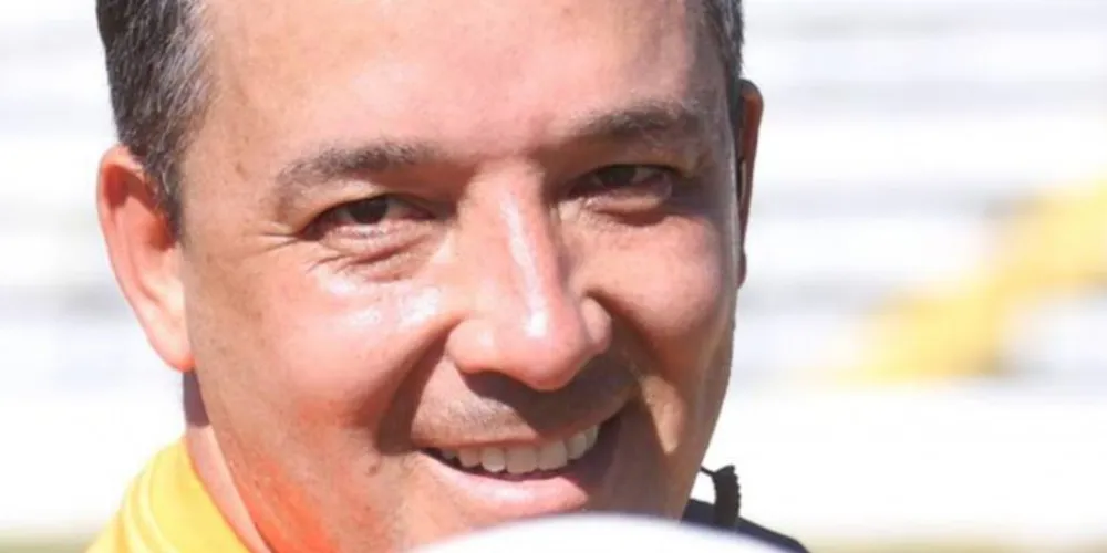 Imagem ilustrativa da imagem Árbitro espancado em jogo de várzea se recupera em casa