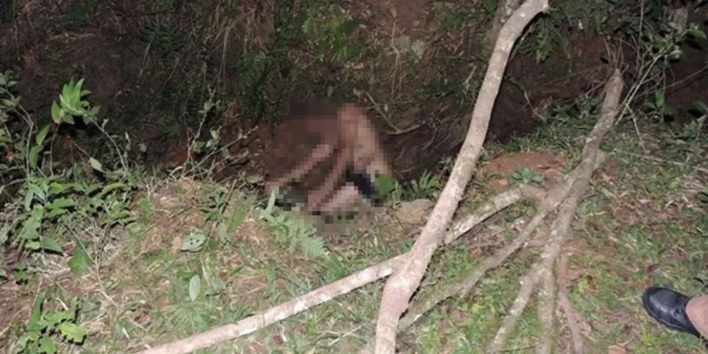 Imagem ilustrativa da imagem Homem é encontrado morto em valeta com sinais de violência