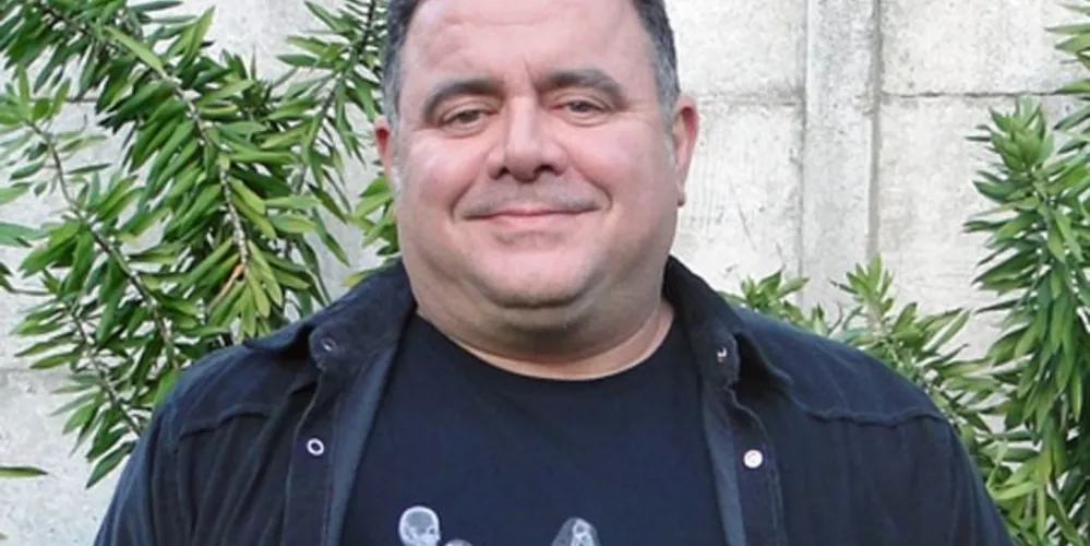Imagem ilustrativa da imagem Lucrécia e Edgard insinuam que Gael roubou guitarra de Nando