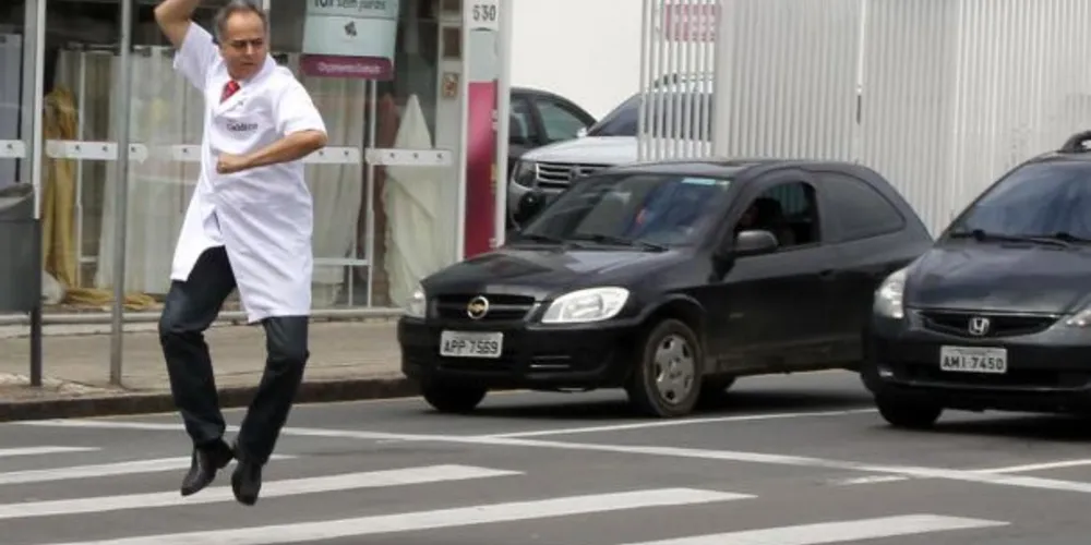 Imagem ilustrativa da imagem Vereador é atropelado enquanto fazia campanha