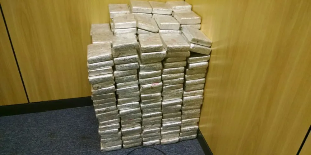Imagem ilustrativa da imagem Força Tarefa flagra carro com 200 kg de maconha em pedágio