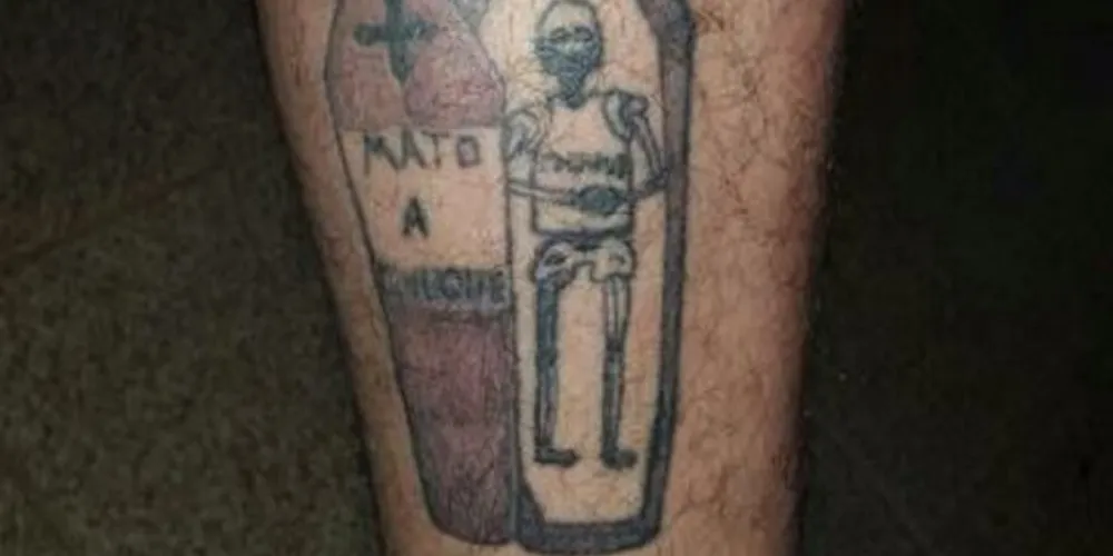 Imagem ilustrativa da imagem Homem sai da cadeia depois de ameaçar policiais de morte