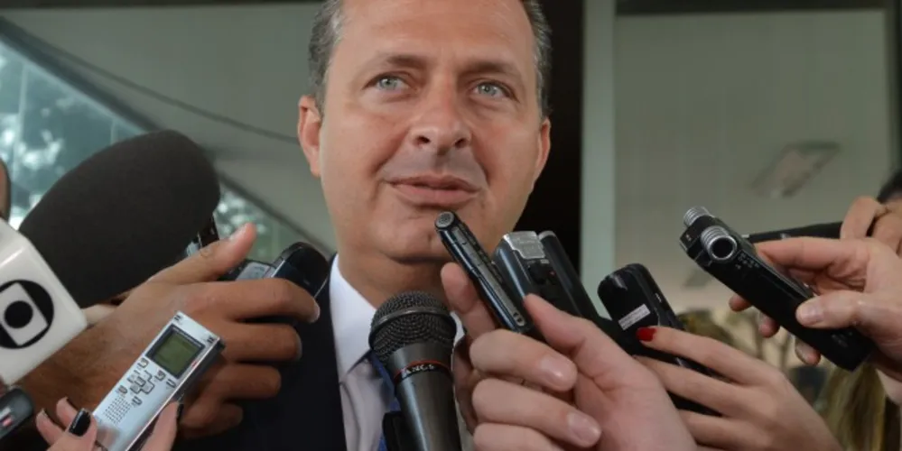 Imagem ilustrativa da imagem Apoiadores de Campos desrespeitam regras de trânsito