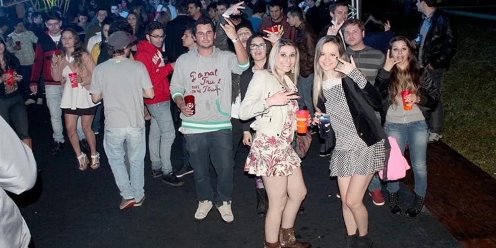 Imagem ilustrativa da imagem Veja quem curtiu a 'Festa do Burguês' neste sábado!