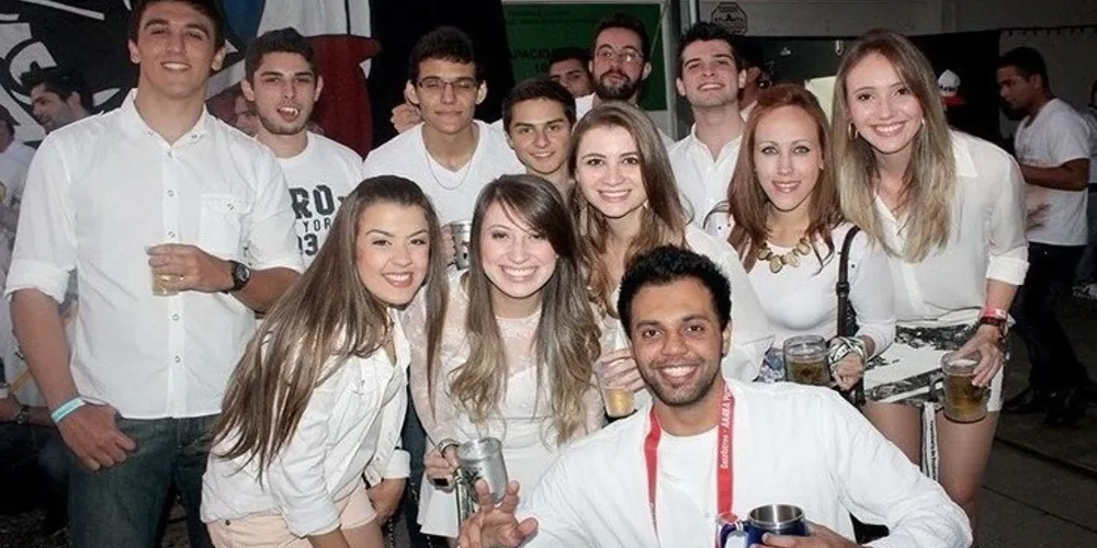 Imagem ilustrativa da imagem Confira fotos da cervejada de sábado no República Campus