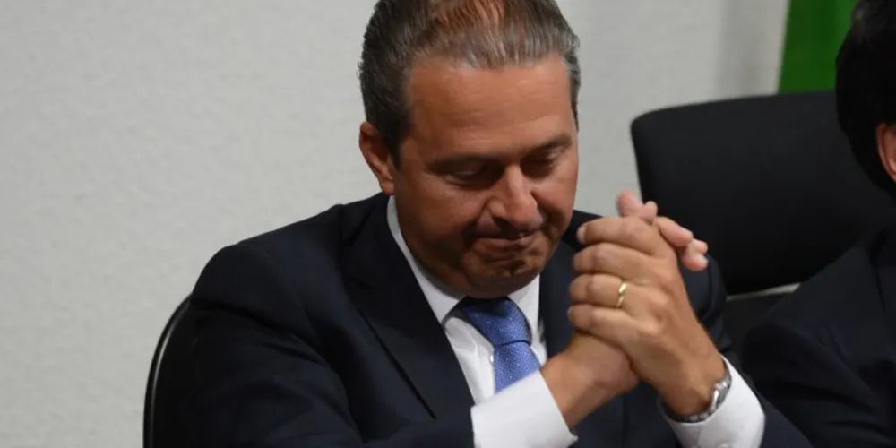 Imagem ilustrativa da imagem Drone pode ter se chocado com avião de Eduardo Campos