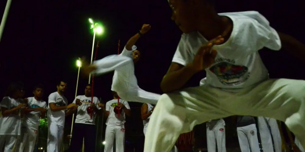 Imagem ilustrativa da imagem Projeto Social resgata Jovens através da Capoeira