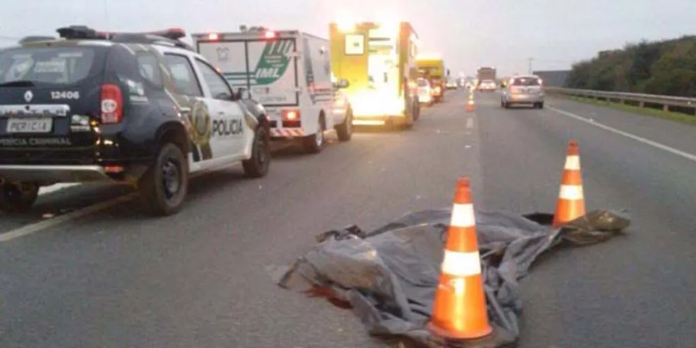 Imagem ilustrativa da imagem Jovem morre após ser ejetado de carro em acidente na BR-277