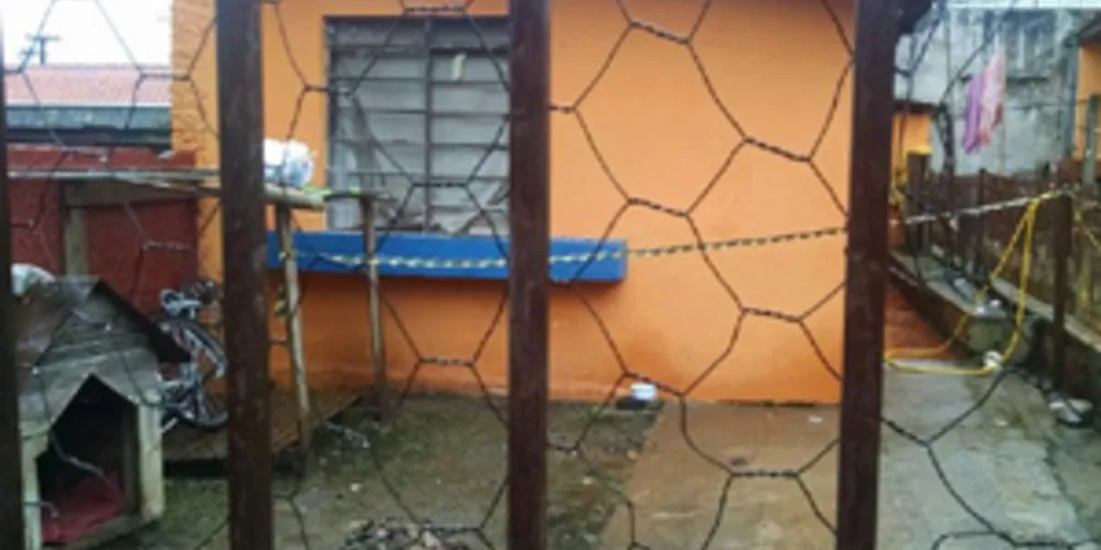 Imagem ilustrativa da imagem Homem é encontrado carbonizado em casa no Bacacheri