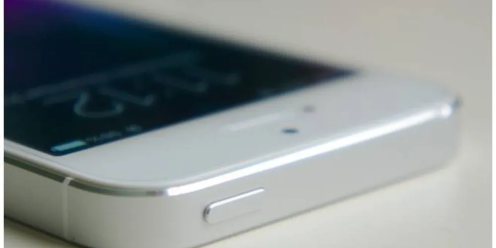Imagem ilustrativa da imagem Apple anuncia troca gratuita de iPhone 5 com falha na bateria