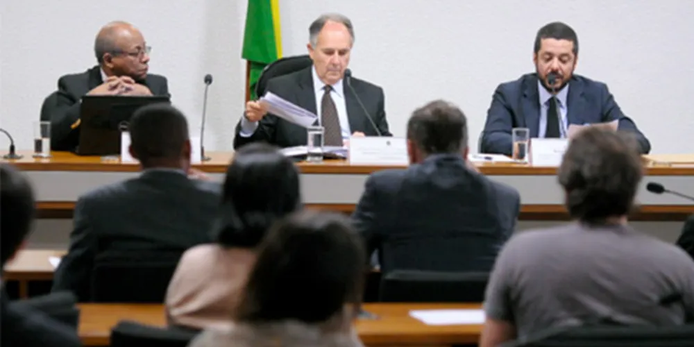 Imagem ilustrativa da imagem Regulamentação da maconha divide opiniões no Senado