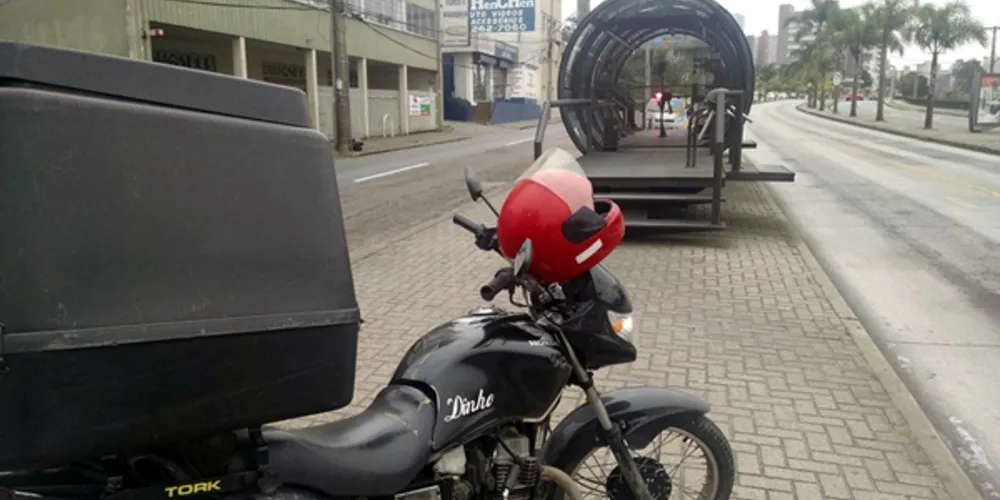 Imagem ilustrativa da imagem Jovem fica em estado grave após ser atropelada por motociclista