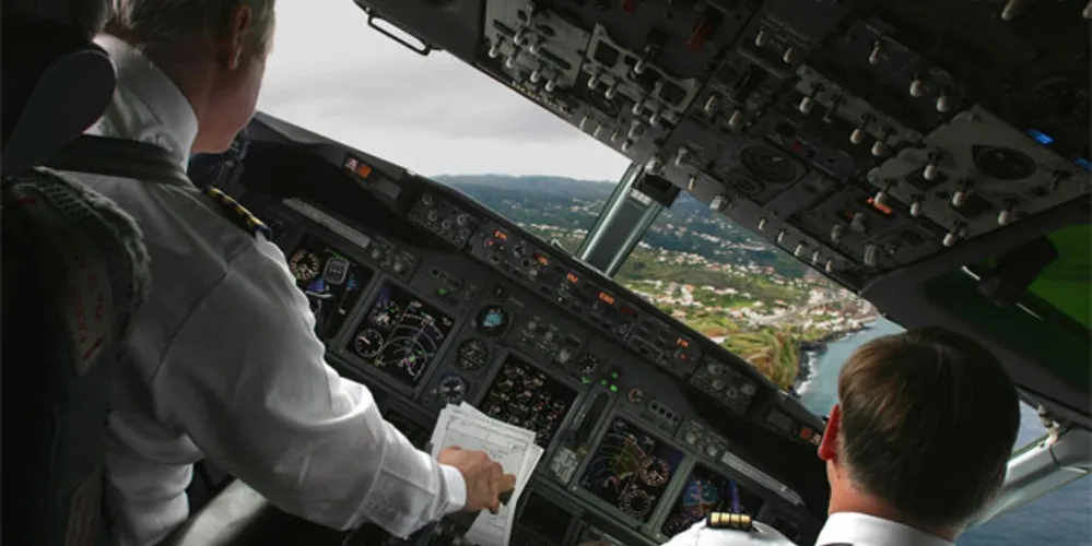 Imagem ilustrativa da imagem Avião quase cai enquanto piloto dormia e copiloto usava tablet
