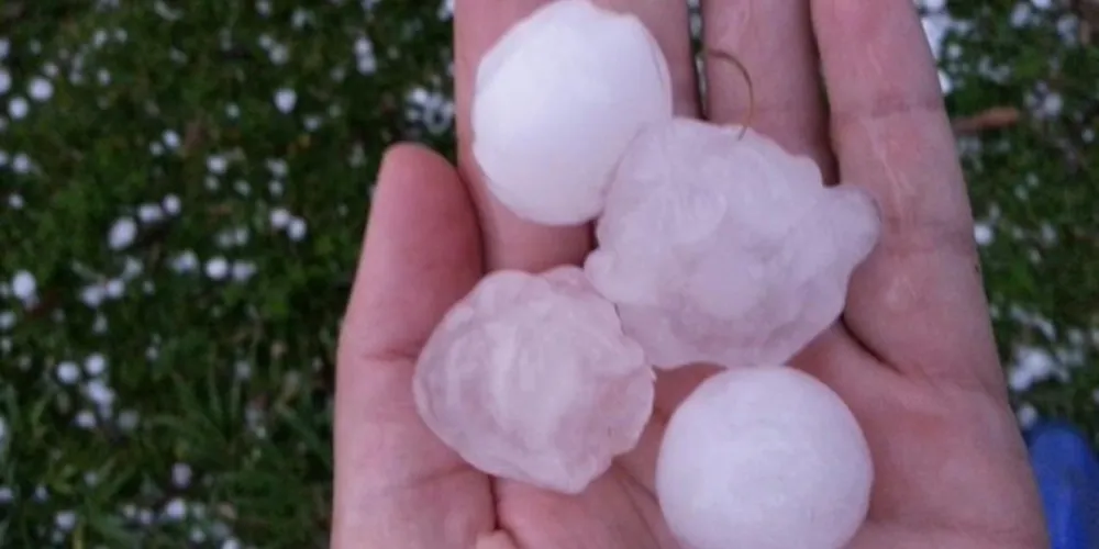 Imagem ilustrativa da imagem Chuva de granizo deixa estragos nos Campos Gerais