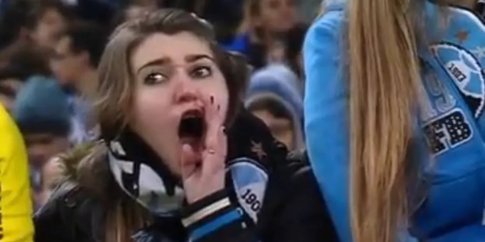 Imagem ilustrativa da imagem Chorando, torcedora do Grêmio depõe na Delegacia